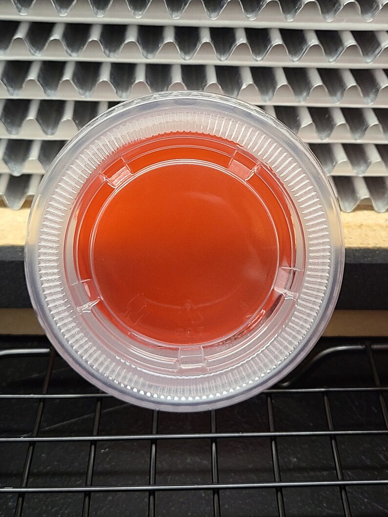 Sterile agar made with potato extract, lab grade yeast extract, a blend sugars, and optional antibiotics. Tested to produce potent, vigorous, and strong growth for mushroom mycelium. Psychedelic rhizomorphic growth spiral patterns on agar is normal!