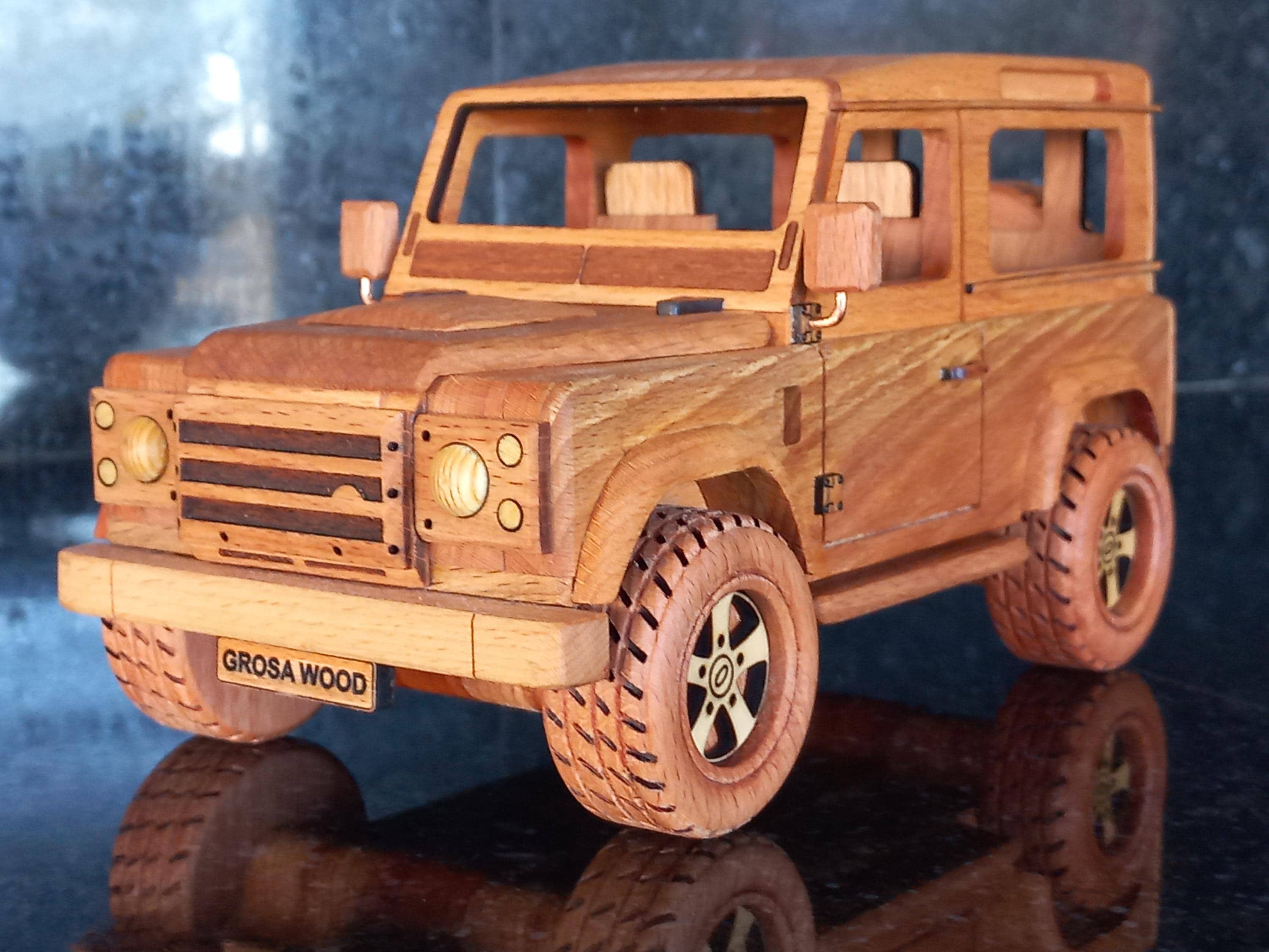 ランドローバー ディフェンダー 90 木製アーバンモデルカー
