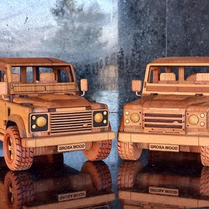 Handmade Beech Wood Land Rover Defender 90 Set: Classic & Icon Grille