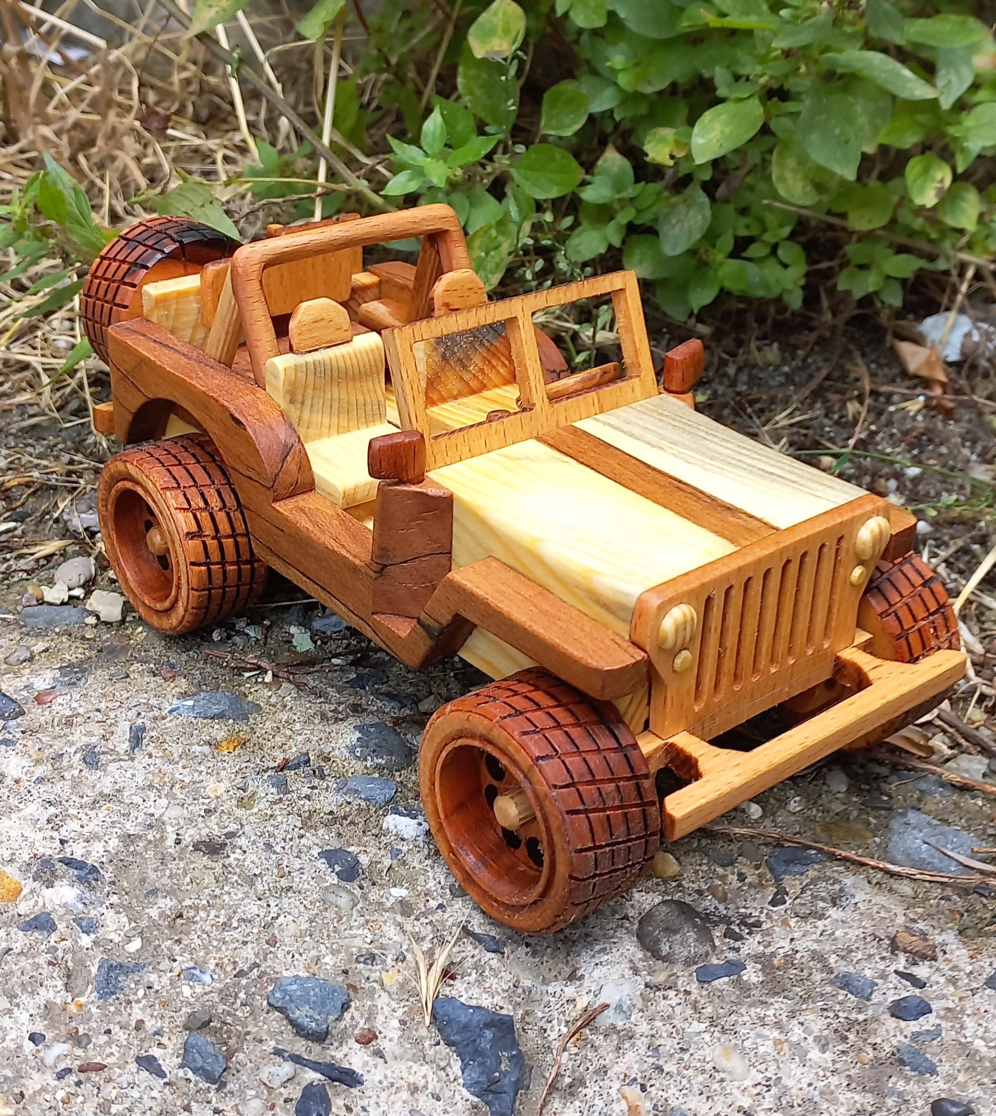 手作りの木製ウィリスジープモデル：4x4オフロードコレクタブル - Etsy