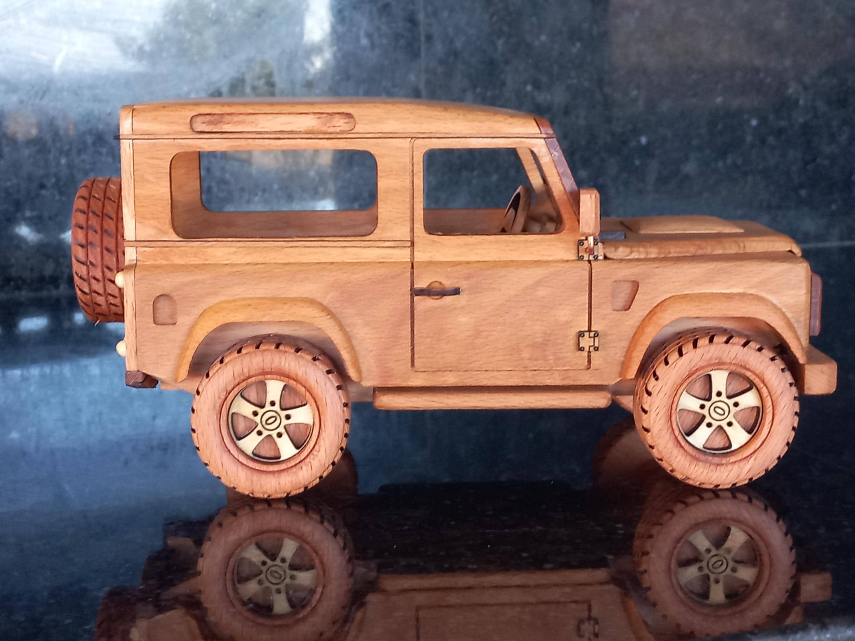 希少　木製Land Rover Defenderランドローバー ランドローバー ディフェンダー 90 木製アーバンモデルカー