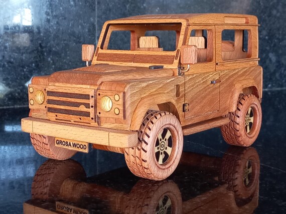 希少　木製Land Rover Defenderランドローバー ランドローバー ディフェンダー 90 木製アーバンモデルカー