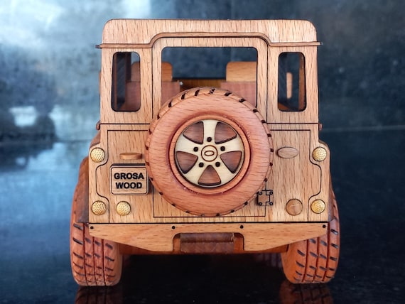 希少　木製Land Rover Defenderランドローバー ランドローバー ディフェンダー ボウラー110】超希少車！世界6台