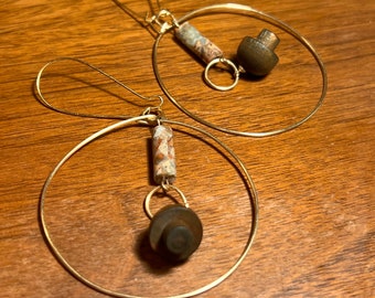 Pendiente de aro boho colgante de setas