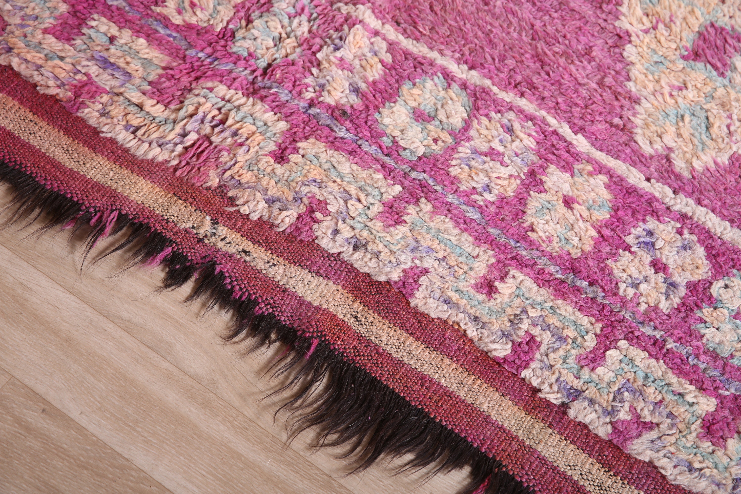 ヴィンテージ モロッコ ラグ、パープル ブジャード ラグ、6 x 11