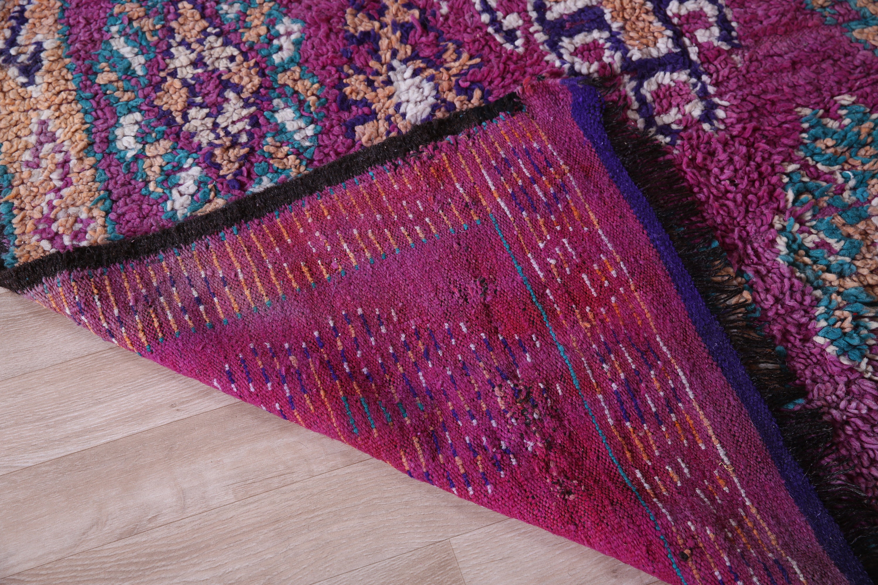 ヴィンテージ モロッコ ラグ、パープル ブジャード ラグ 5 x 8