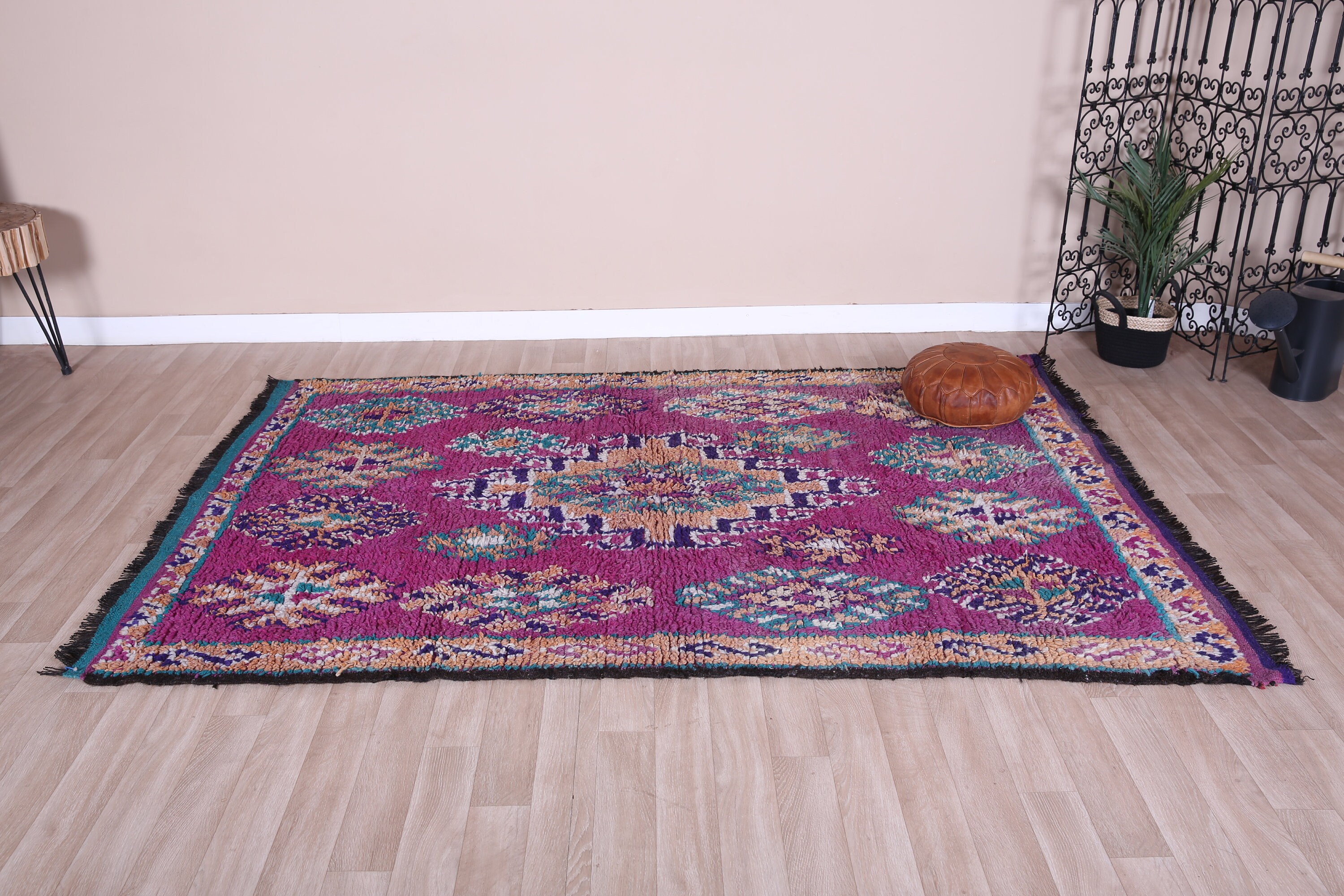 モロッコ　ラグ　ヴィンテージ　パープル ヴィンテージ モロッコ ラグ、パープル ブジャード ラグ 5 x 8