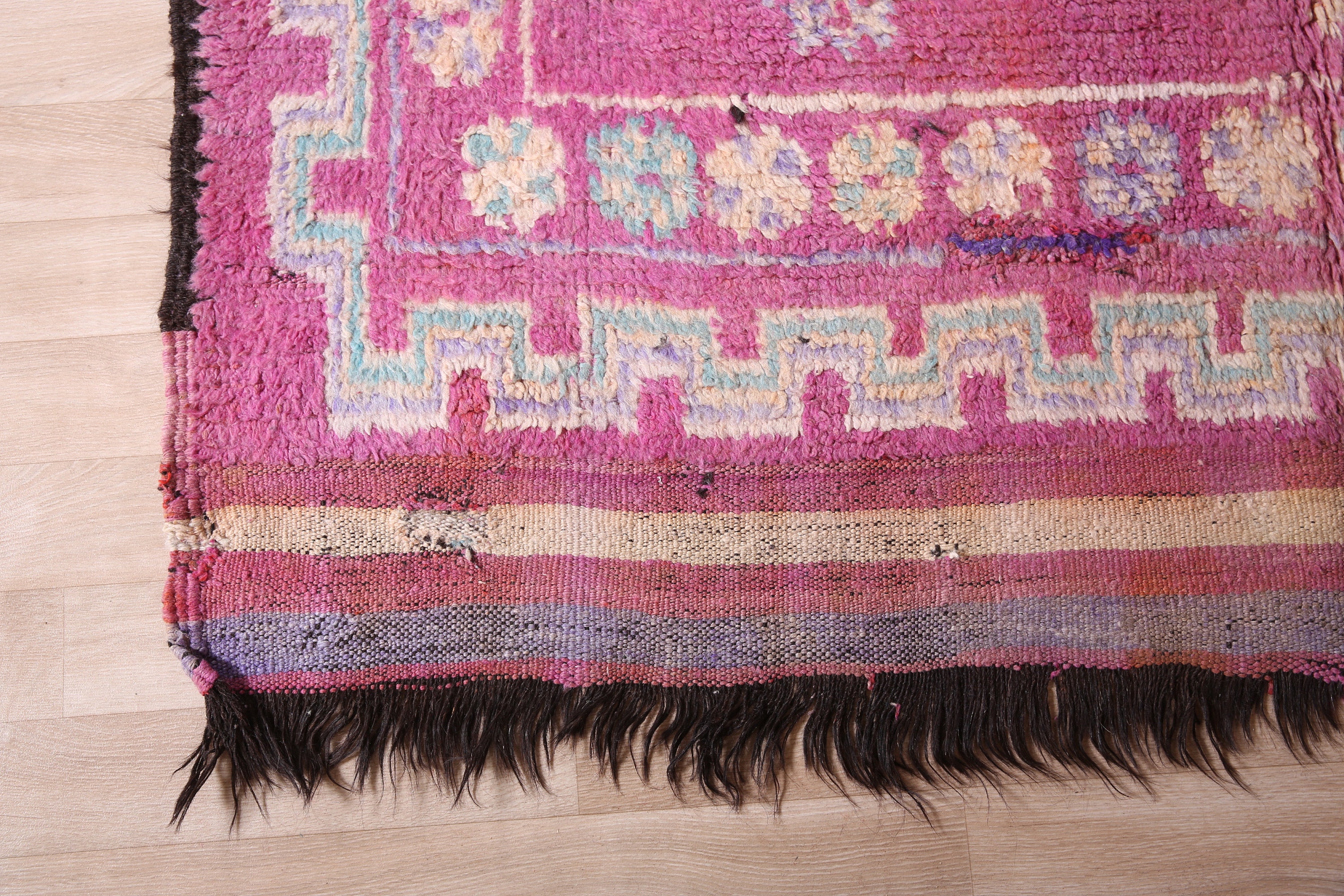 ヴィンテージ モロッコ ラグ、パープル ブジャード ラグ、6 x 11