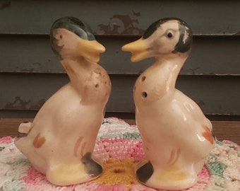 Vintage Duck Salt and Pepper Set, Ceramic Ducks, Vintage Shakers