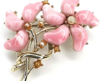 MCM Brooch Pink Lucite Stones Pearl & Gold Tone Flower Shaped Jewelry Coro 1950s