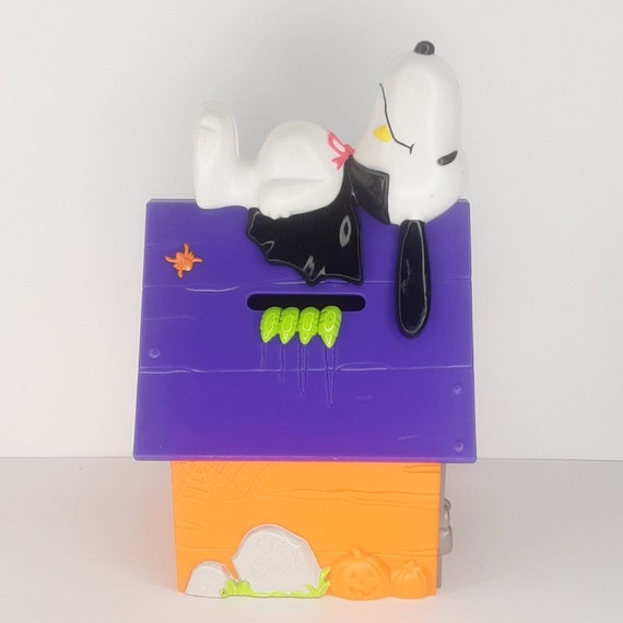 Peanuts Snoopy the Candy Crusader With Sound & Motion Halloween 
