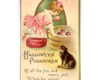 Série 226 B de cartes postales d'Halloween en relief avec un chat noir pour des pommes inutilisé