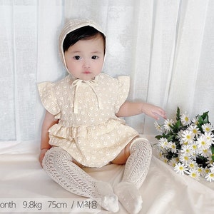 Beautiful Daisy Print Short Sleeves Baby Girl Bodysuit With Hat Ruffle ...