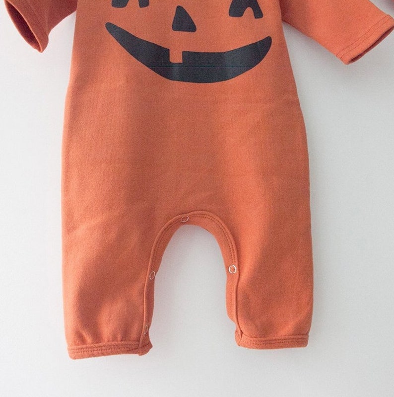 Rompertje Halloween-kostuum: pompoen- of skeletoutfit met hoed afbeelding 9