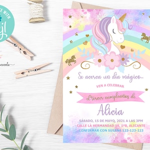 Unicorn & rainbow verjaardagsuitnodiging, meisje verjaardag uitnodiging, digitaal afdrukbaar, regenboog eenhoorn bloemen goud glitter Spaanse español corjl.