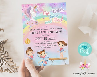 Könnte beinhalten: Eine rosafarbene, violette und blaue Geburtstagseinladung mit einem Einhorn, einem Regenbogen und Sternen. Der Text lautet "Flip, Tumble, Jump and Play!" und "Hope is turning 6!" mit Datum und Uhrzeit für die Party. Die Einladung enthält auch eine Goldmedaille und drei Mädchen, die Turnen machen.