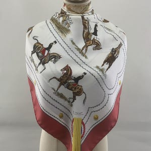 Cachecol vintage Hermès Cadre Noir do Coronel G. Margot, lenço Hermès Carre autêntico de 90 cm em sarja de seda, cachecóis vermelhos Hermès para cavalos equestres
