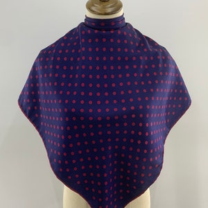 écharpe en soie vintage, écharpe classique des années 90, accessoires femmes, écharpe à pois bleu rose, haut écharpe, foulard, châle en soie, écharpe, écharpes vintage