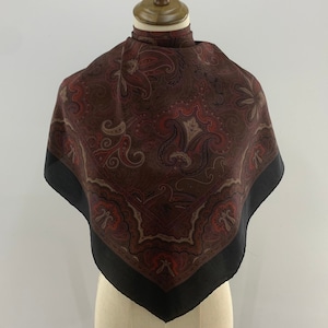 Vintage Etro-sjaal | Etro zijden sjaal | Etro Accessoires Zijde | Etro Milano Foulards | Etro-sjaals | Etro vierkante sjaal | Etro Paisley Zwart