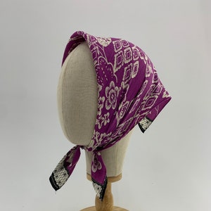 Vintage Anna Sui Handkerchief, Anna Sui Bandana, Vintage Accessories Anna Sui, Anna Sui Scarf, Anna Sui Neckerchief, Head Wrap, Square Scarf