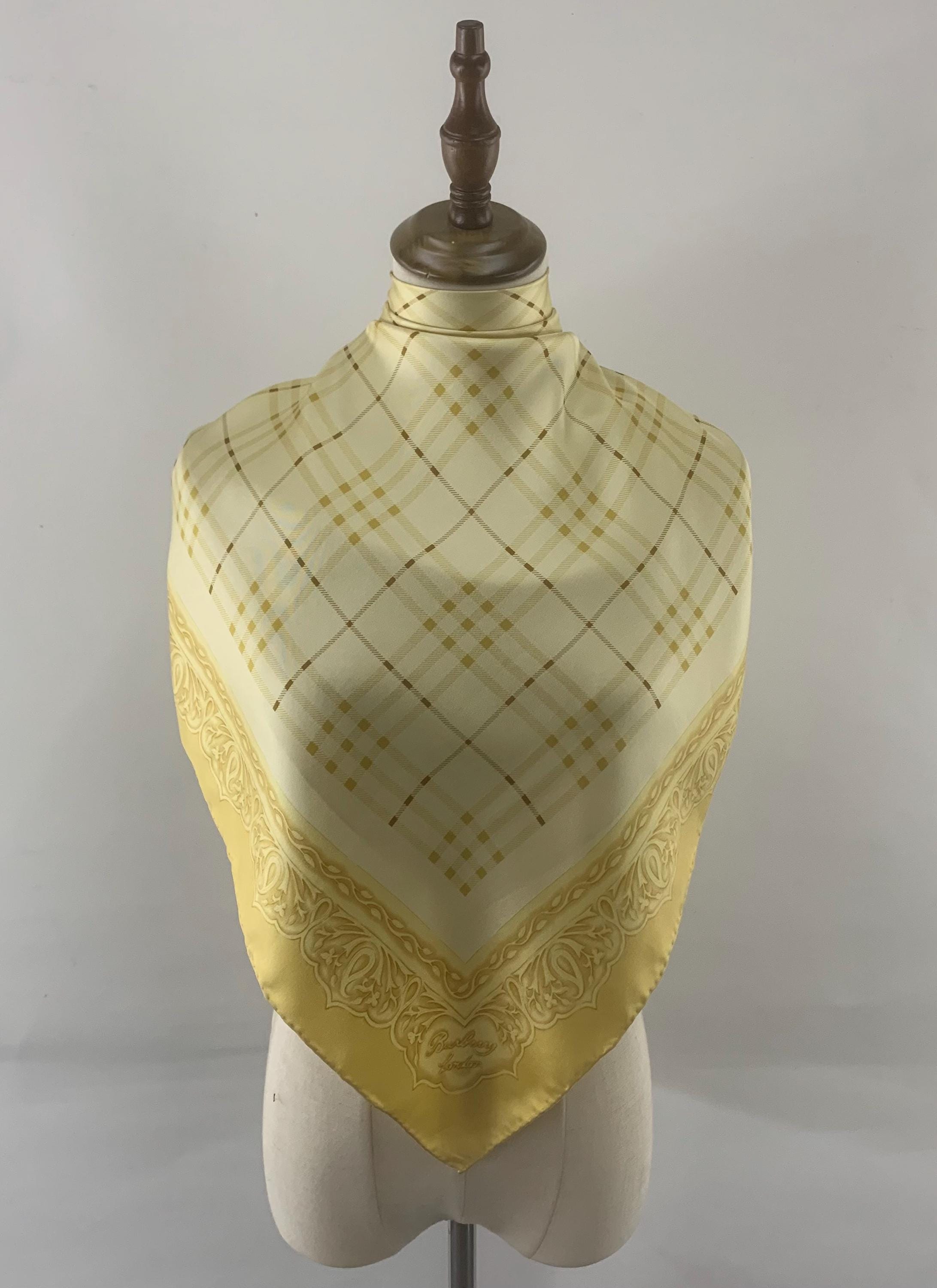 Vintage Burberry Silk Scarf Plaid Pattern Head Scarf Babushka Unisex Accessories Shawl Square Foulards Scarves Neckerchief Wrap Neckwear