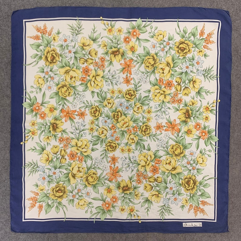 Foulard carré FLORA - Foulard pour femme en polyester recyclé