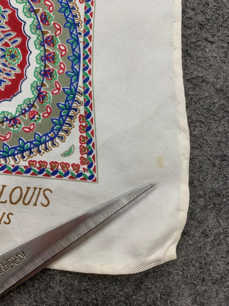 Foulard En Soie 100% Vintage - Motif Géométrique Multicolore - Occasion Bon état Général - Accessoire Femme élégant