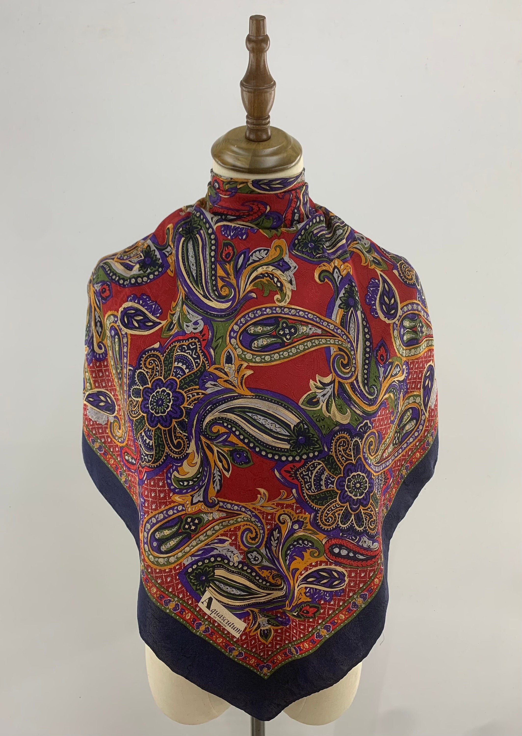 Foulard Aquascutum En Soie - Multicouleur - Occasion - Écharpe Femme élégante