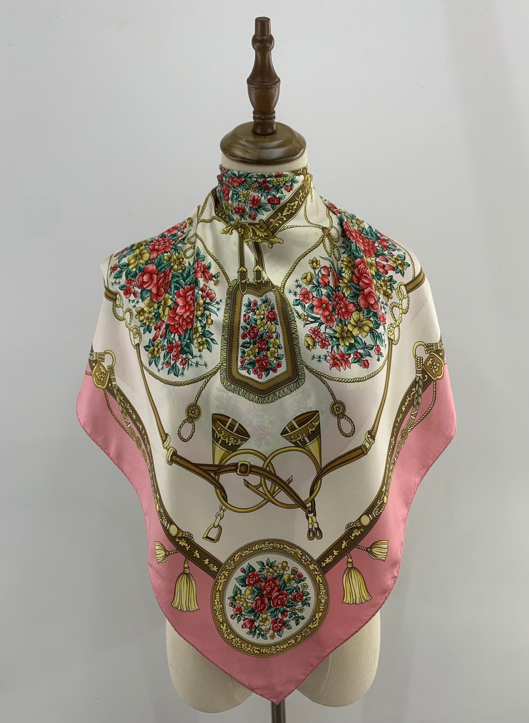 Foulard Vintage Floral Coloré – Écharpe Folklorique Traditionnelle Europe De L'Est 105x105 Cm