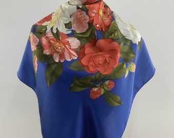 Bufanda vintage de Chanel, bufanda de seda auténtica de Chanel, chal de Chanel, fulares de Chanel, bufanda floral de Chanel, bufanda de cuello de Chanel, bufanda azul de Chanel