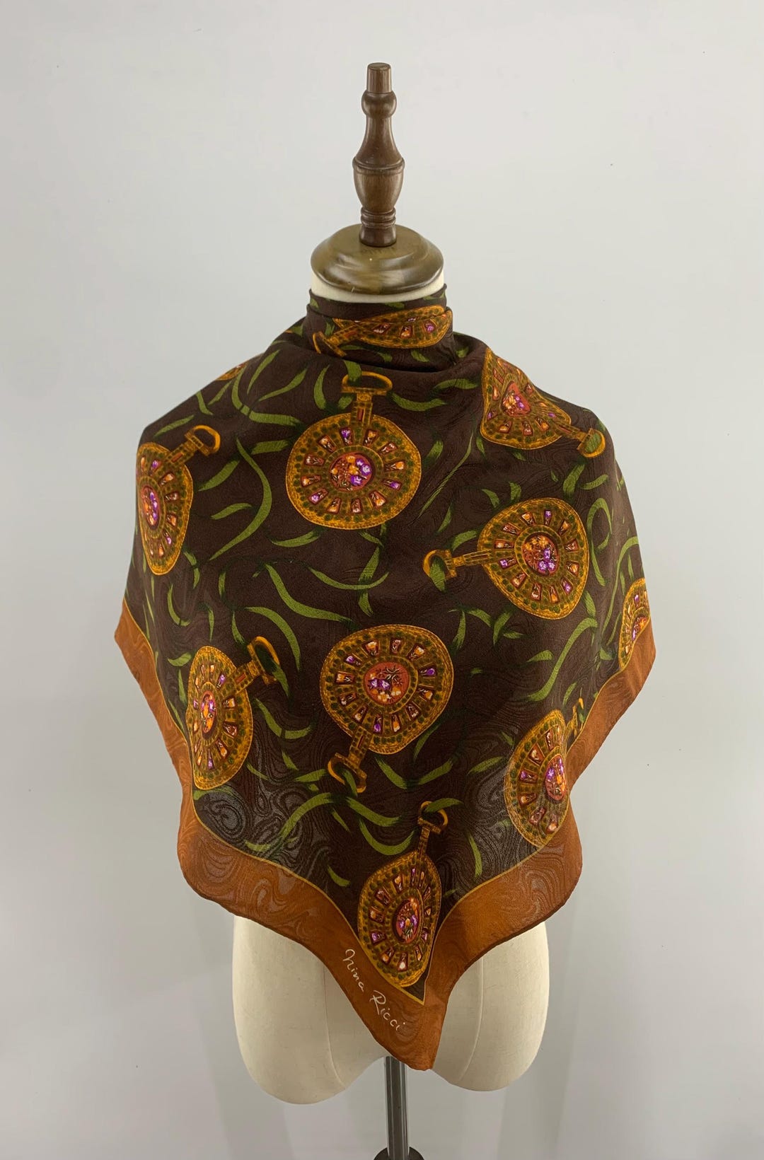 FOULARD EN SOIE NINA RICCI authentique EUR 60,00 - FR