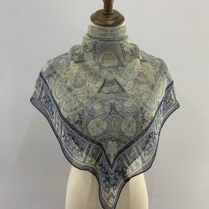 Vintage 90s Silk Scarf, Vintage Square Scarf, Vintage 90s Accessories, Vintage Paisley Silk Scarf, Classic Scarf, Vintage Paisley Silk Shawl