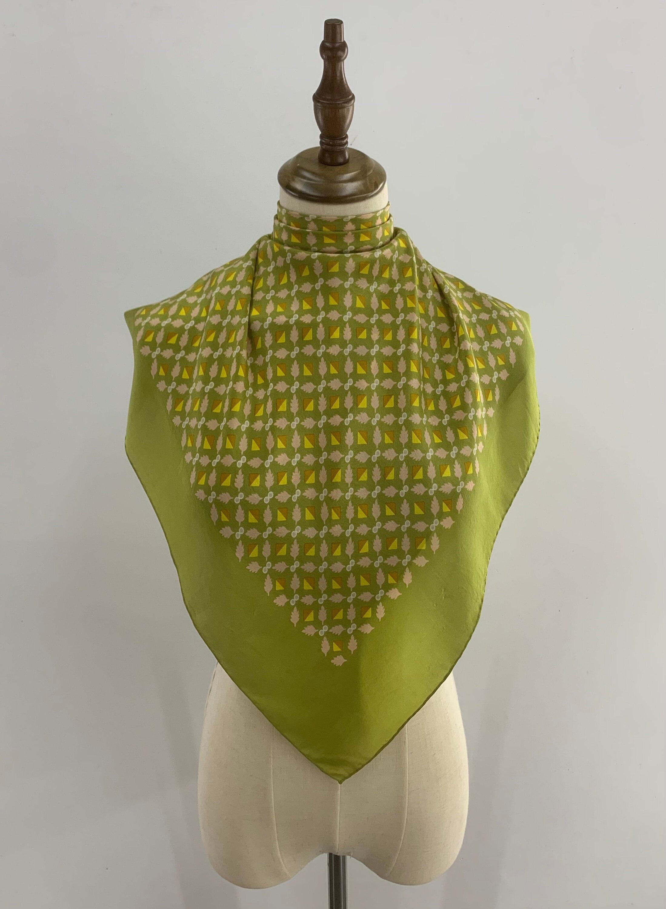 Vintage Silk Scarf Classic 80s, Vintage Shawl, Silk Twill