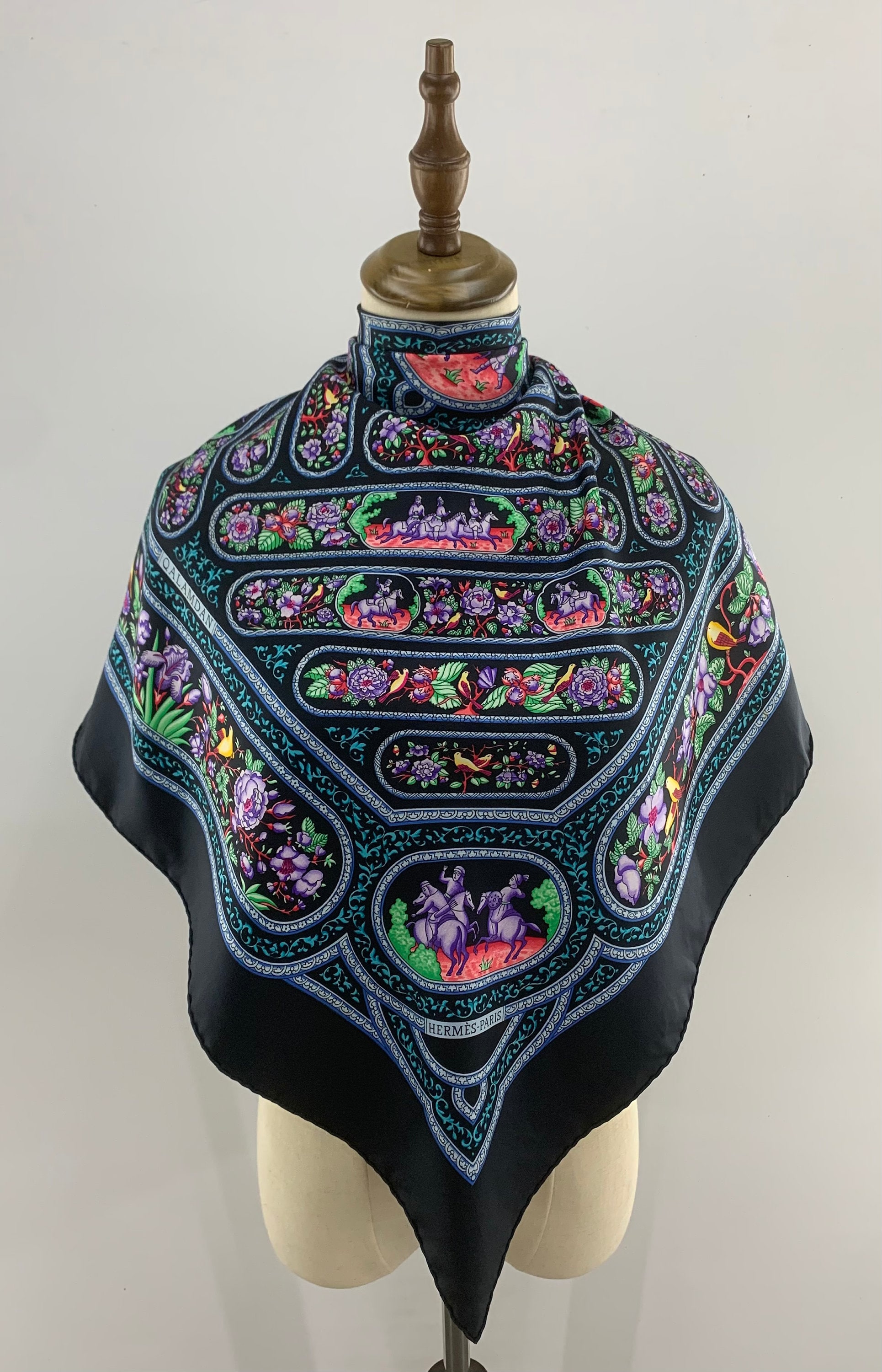 Hermès Qalamdan シルクスカーフ Hermès Qalamdan シルクスカーフ HERMES Vintage Silk Scarf