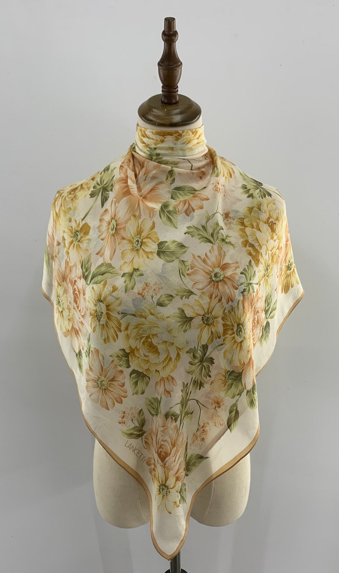 Sciarpa Quadrata In Seta Sintetica 53x53 Cm – Motivo Floreale Giallo E Verde – Elegante