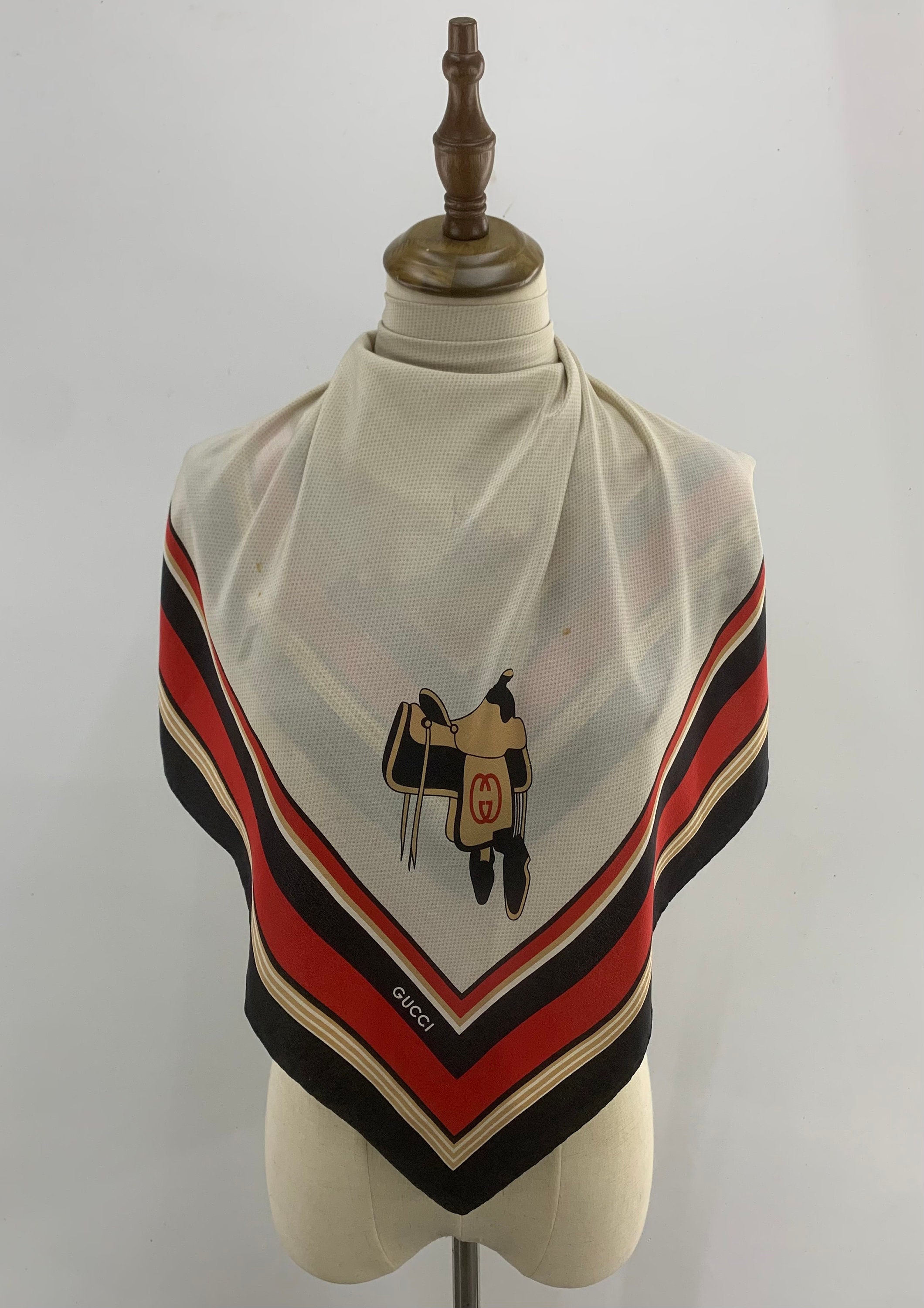 Gucci-Authentic
Hat & Scarf How to Spot Fake：Gucci Scarf and Hat Set - POIZON main image 3