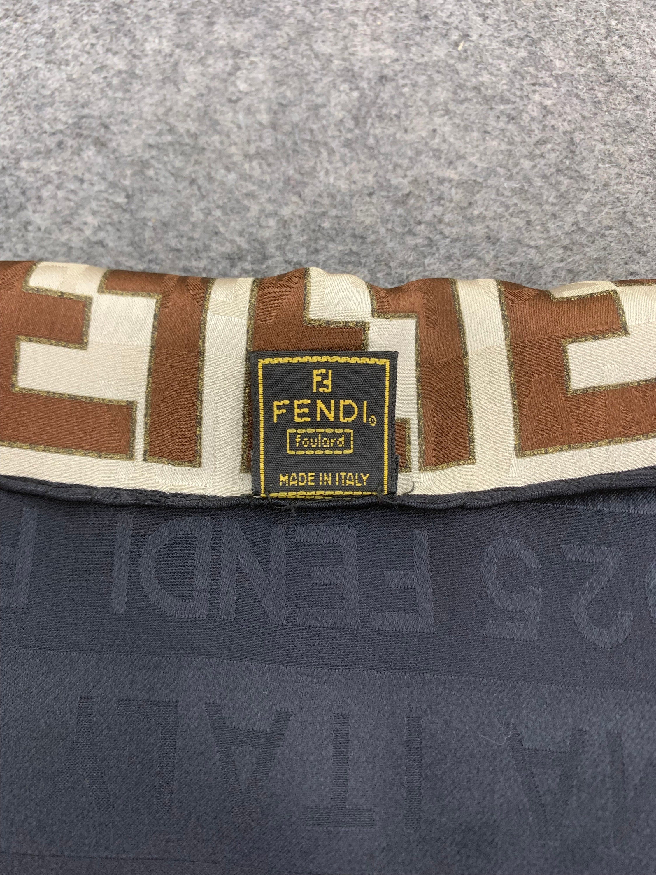 FENDI　綿毛布　グレー　ITALY 1925 FENDI 綿毛布 グレー ITALY 1925 FENDI綿毛布グレーITALY 1925