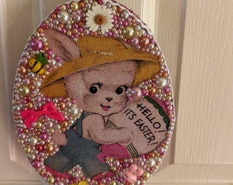 Kitsch vintage style Easter Bunny wall decoration
