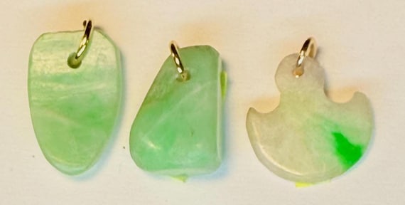 Vintage carved Burma jade not treated 17 x10 to 15x15 mm 3 to 7 mm thick pendant 14K gold plated ring from China Free shipping