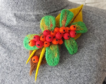 Felt brooch / Felt rowan / Felt pin / Wool brooch / Gift for a woman