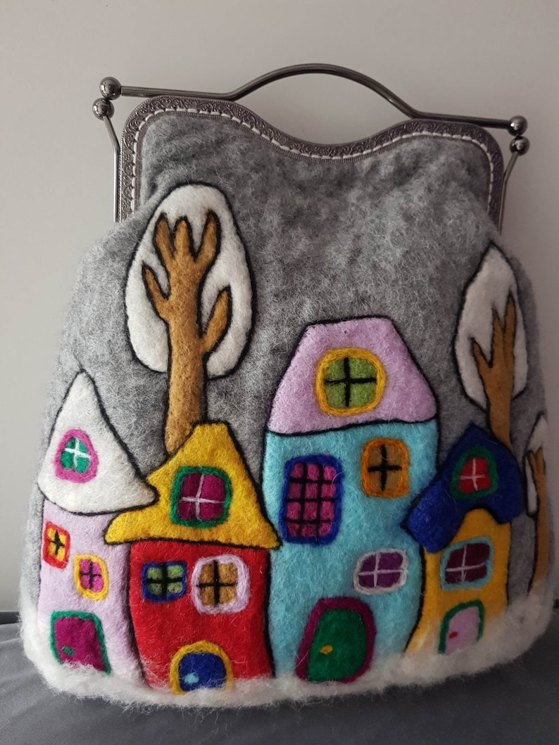 Sac feutre / Sac feutre / Maisons colorées / Cadeau pour elle / Conçu pour vous / Sac artistique image 2