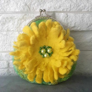 Porta-moedas com flor / Porta-moedas em feltro floral / Porta-moedas em feltro / Presente para ela / Pronto para enviar /