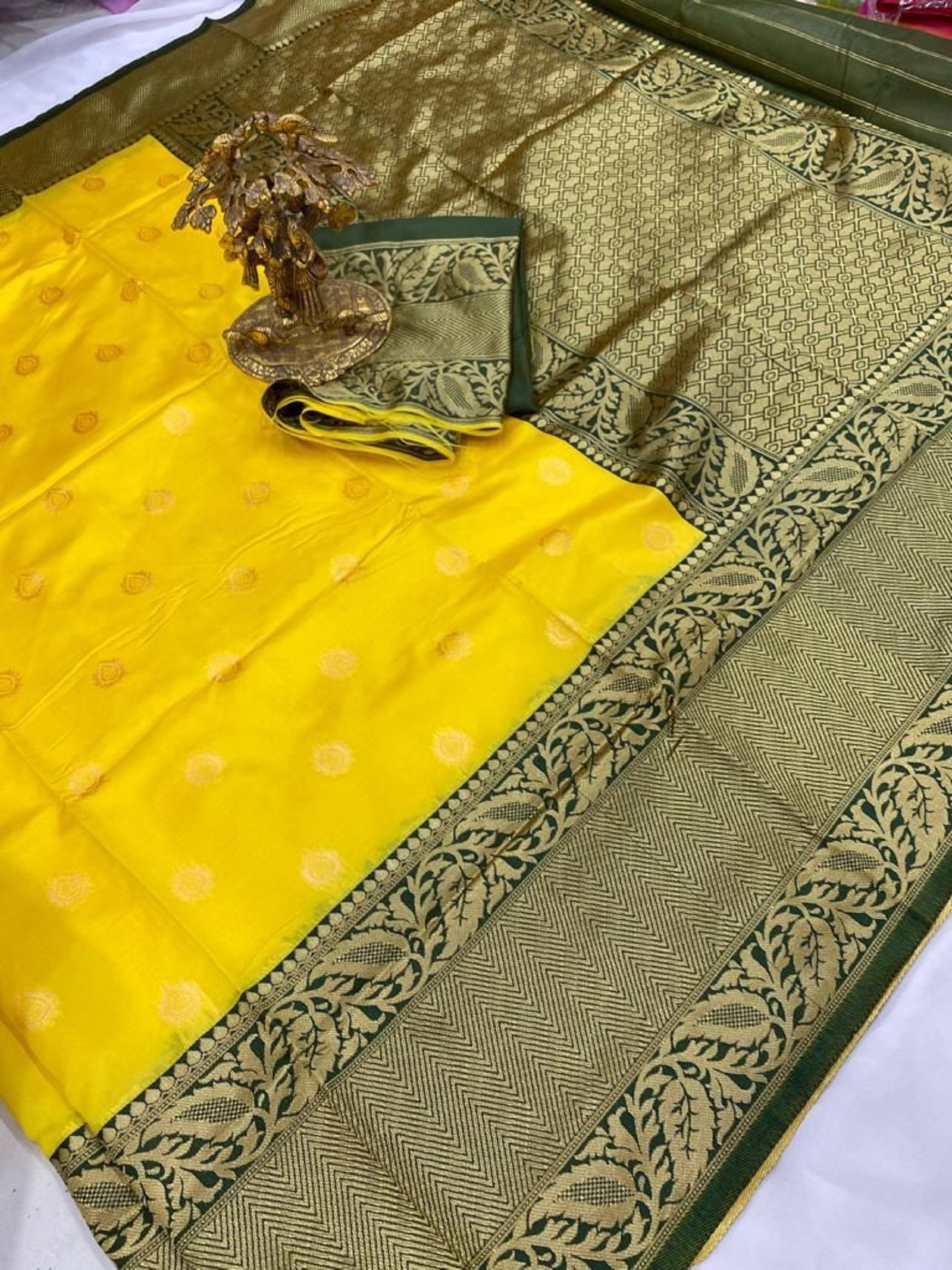 Canary Yellow Kanchipuram Saree With Blue Borders