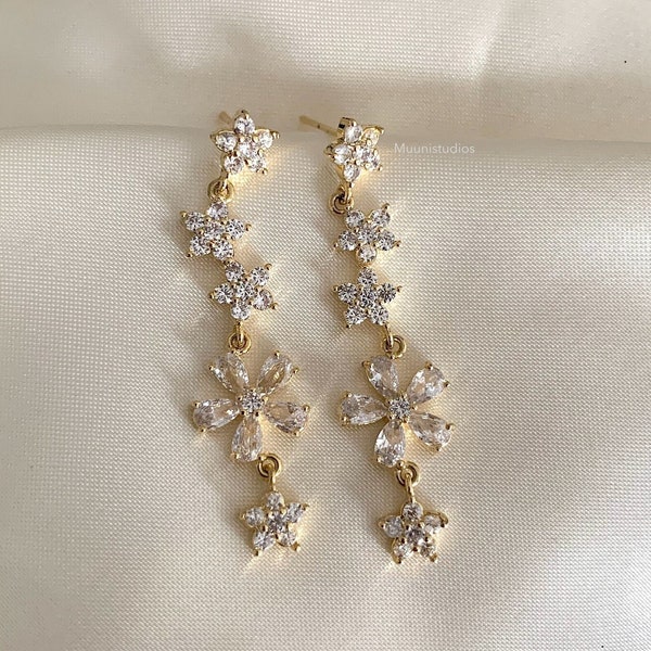 Floral Dangle Drop Earrings / Gold Earrings / Silver sterling 925 Gold Plated / Bridal Earrings