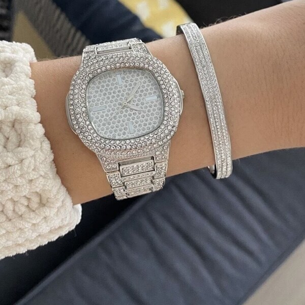 Montre diamants,montre pour femme,cadeau pour elle,montre argentée,cadran diamant,montre diamants,cadeau de Noël,mariage pour elle,