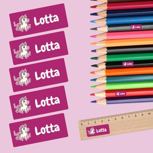 名前ステッカー ユニコーン - ペン学用品、子供、学校などの名前が入ったカスタマイズ可能な防水ステッカー。