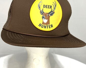 Toppa vintage Deer Hunter su un camionista snapback con tesa in corda marrone e mimetico vintage