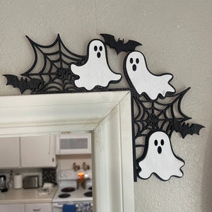 Halloween Door Corner Sign - Door Corner Decor - Halloween Decorating - Halloween Signs - Spider Web Decor - Halloween Color - Three ghosts