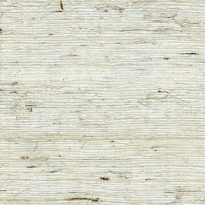 Puede incluir: Primer plano de un papel pintado texturizado de color blanquecino. La superficie tiene un aspecto tejido con l&iacute;neas horizontales y fibras naturales visibles. El color es un tono claro y neutro, adecuado para varios estilos de dise&ntilde;o de interiores.