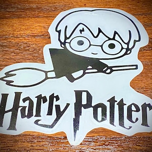 Adesivo de vinil HP Little Wizard, mundo mágico, adesivo de vinil, decalque de vinil, vinil, decalque, adesivo, presente, presentes, magia, bruxaria, vassoura
